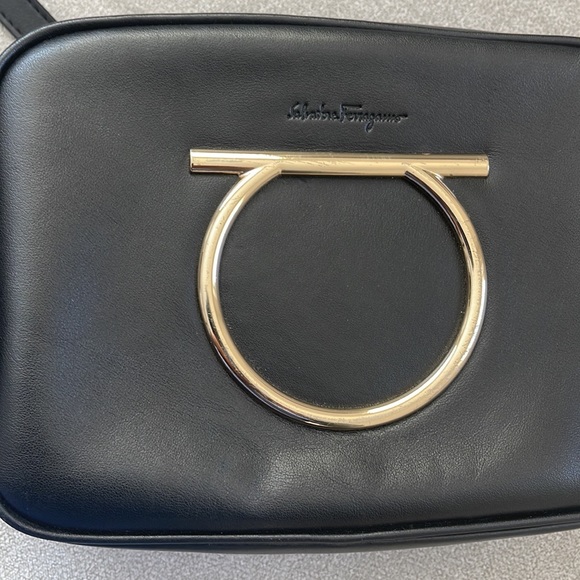 Salvatore Ferragamo Gancino Camera Leather Crossbody bag - Picture 11 of 11